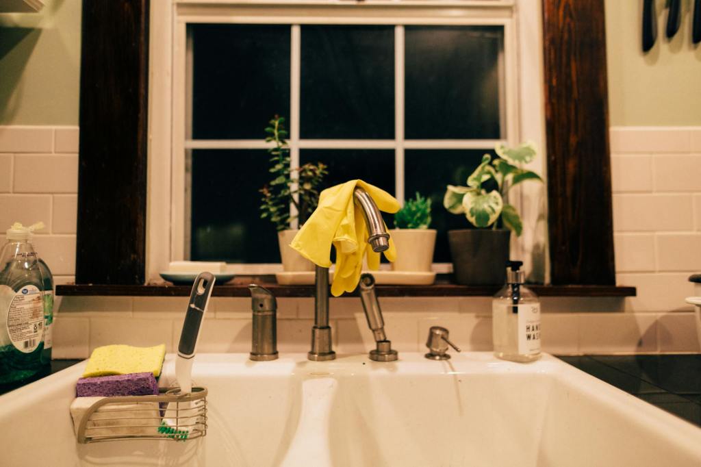 The 15-Minute Nightly Tidy That Changes Your&nbsp;Mornings