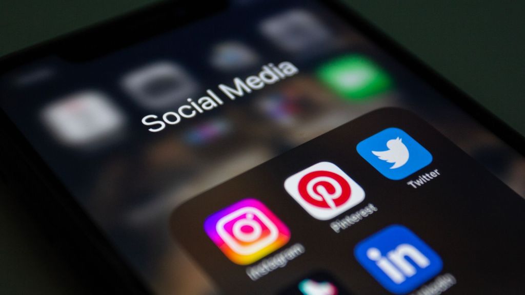 Follow My Social Media