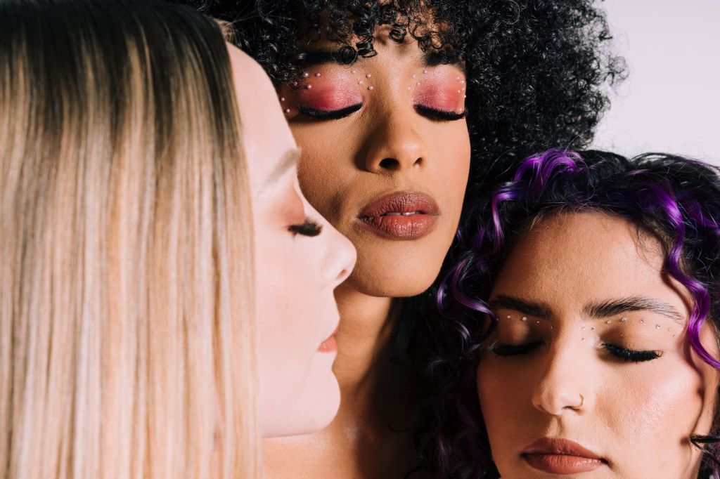 Affordable Beauty for Busy Moms: Easy Nails, Lashes, and Hair Care with KISS&nbsp;USA