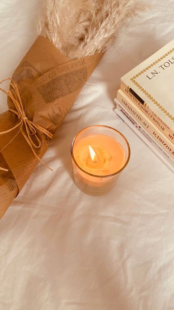 My Favorite Books for Mom’s Night In&nbsp;📚🍷